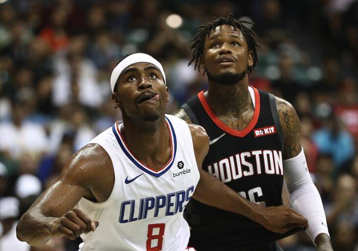  摩纳哥年轻阵容发威轻取克莱蒙三分