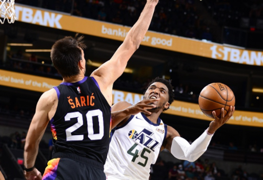  希尔德三分箭如雨下，步行者射落太阳止住连败