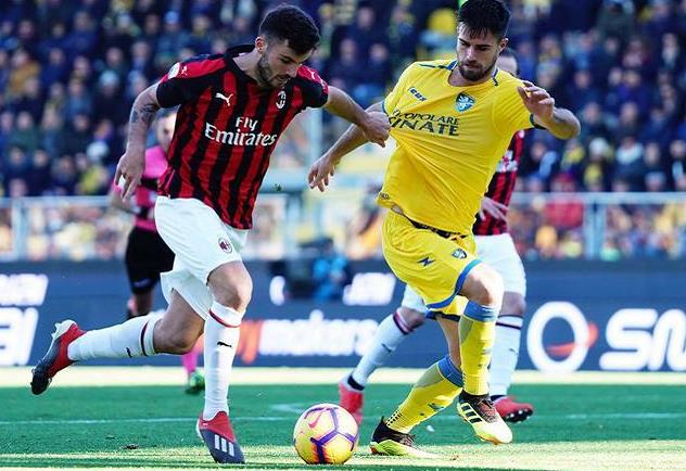  AC米兰凭借定位球战术艰难逼平劲旅亚特兰大